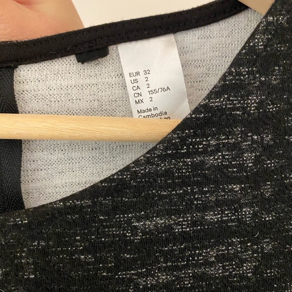 H&M Long Sleeve Black Dress with Pattern - Picture 4 of 4